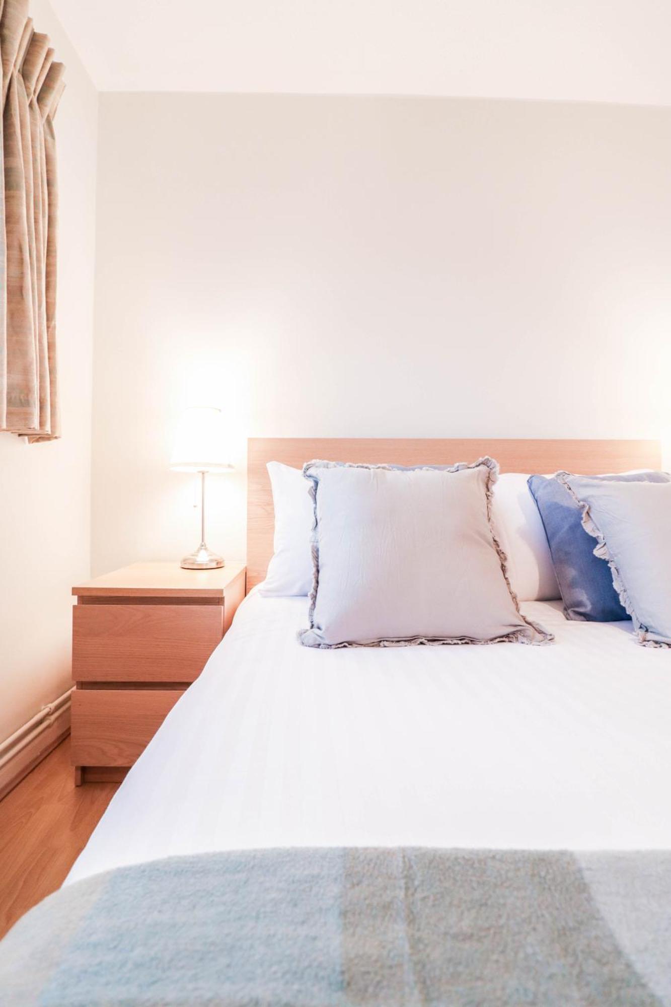 Bright And Spacious Contractor House L Parking! Borehamwood Esterno foto
