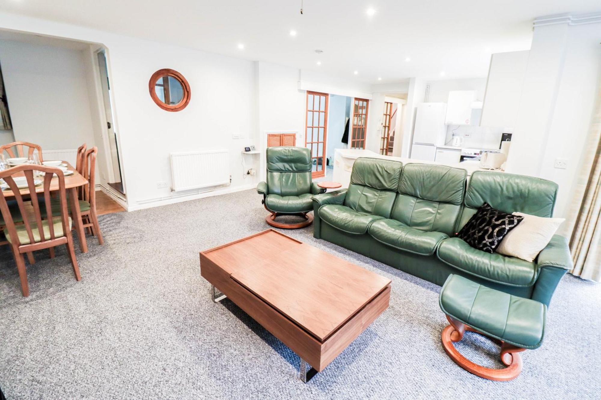 Bright And Spacious Contractor House L Parking! Borehamwood Esterno foto
