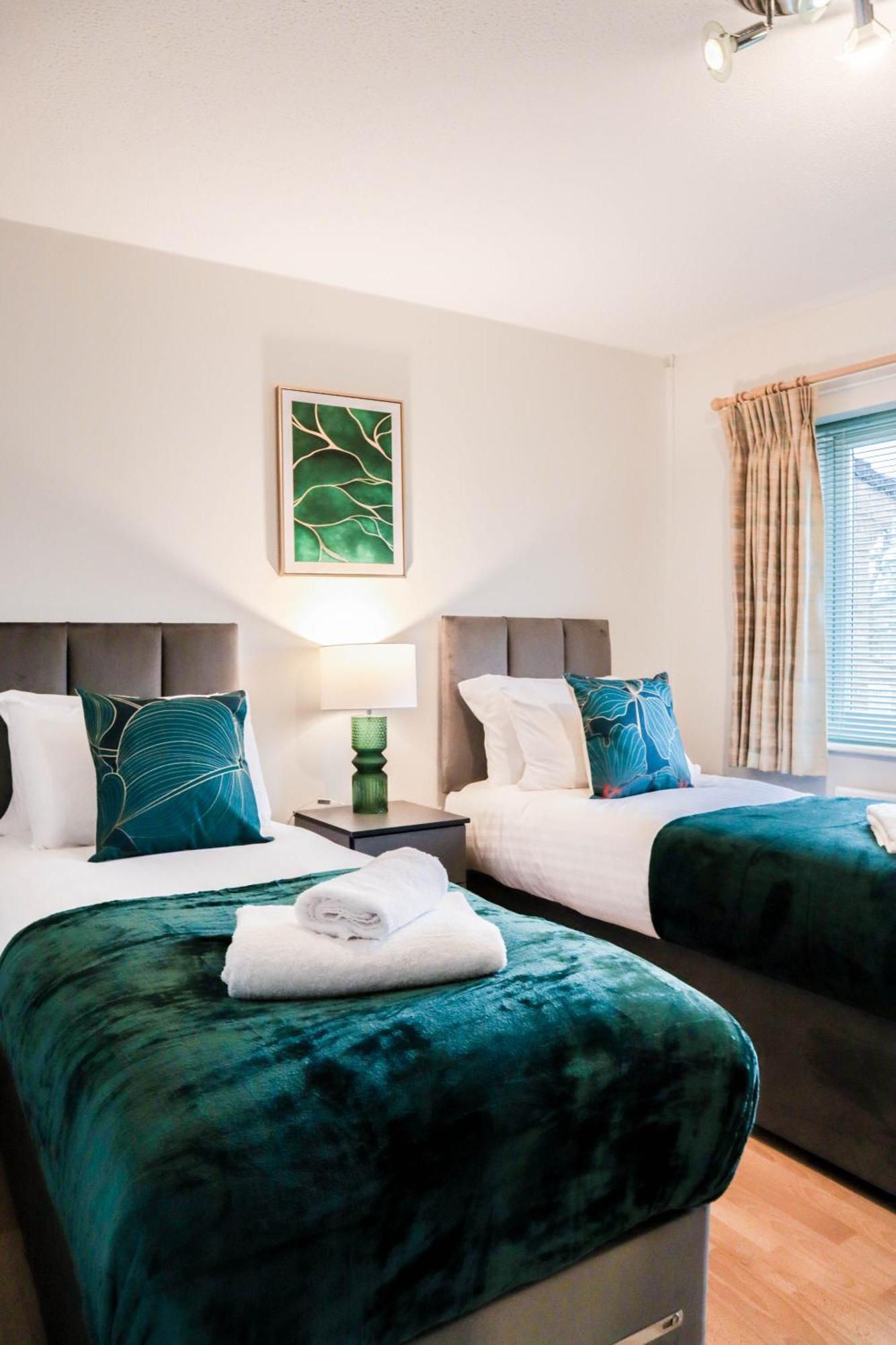 Bright And Spacious Contractor House L Parking! Borehamwood Esterno foto