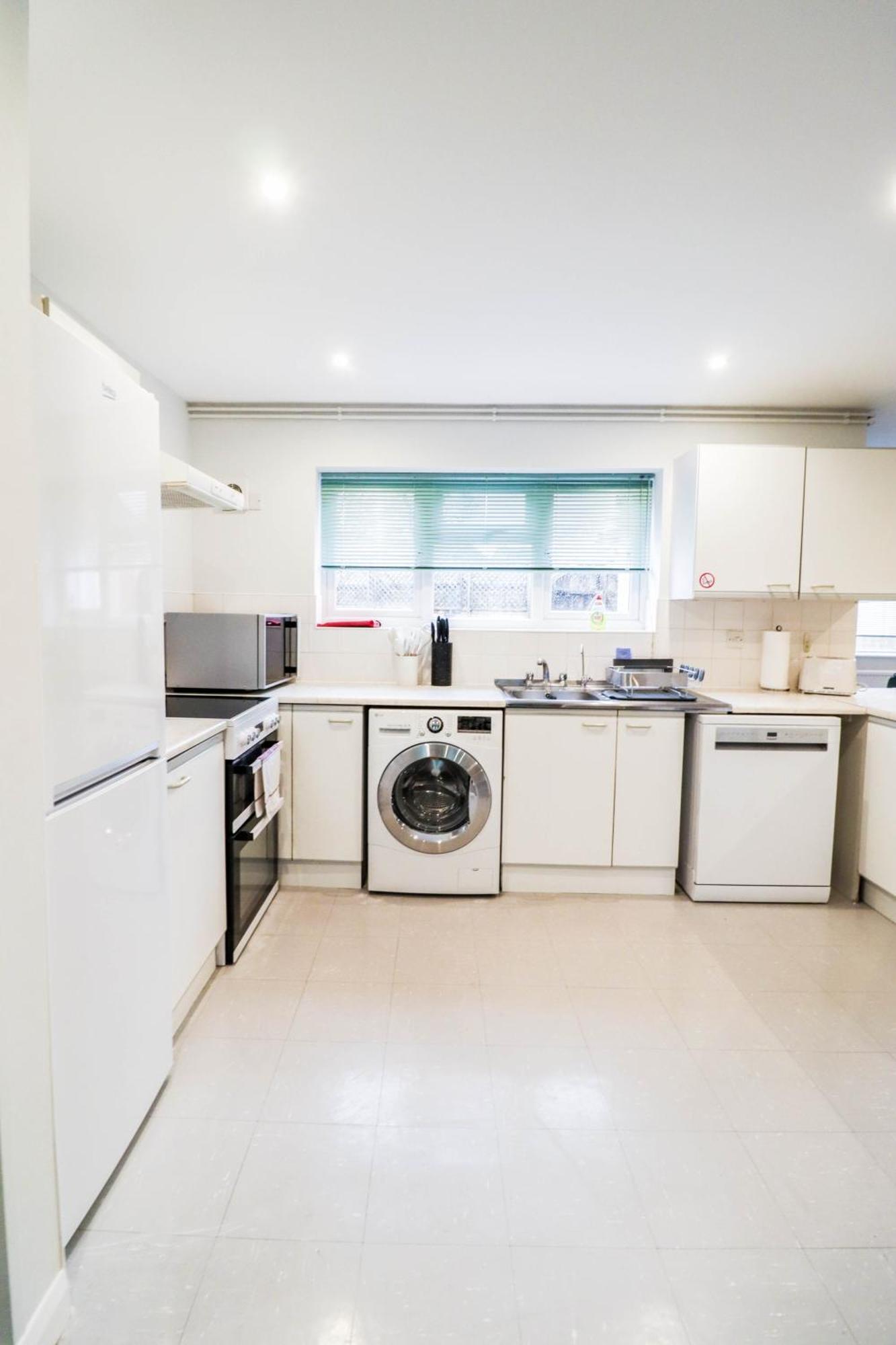 Bright And Spacious Contractor House L Parking! Borehamwood Esterno foto