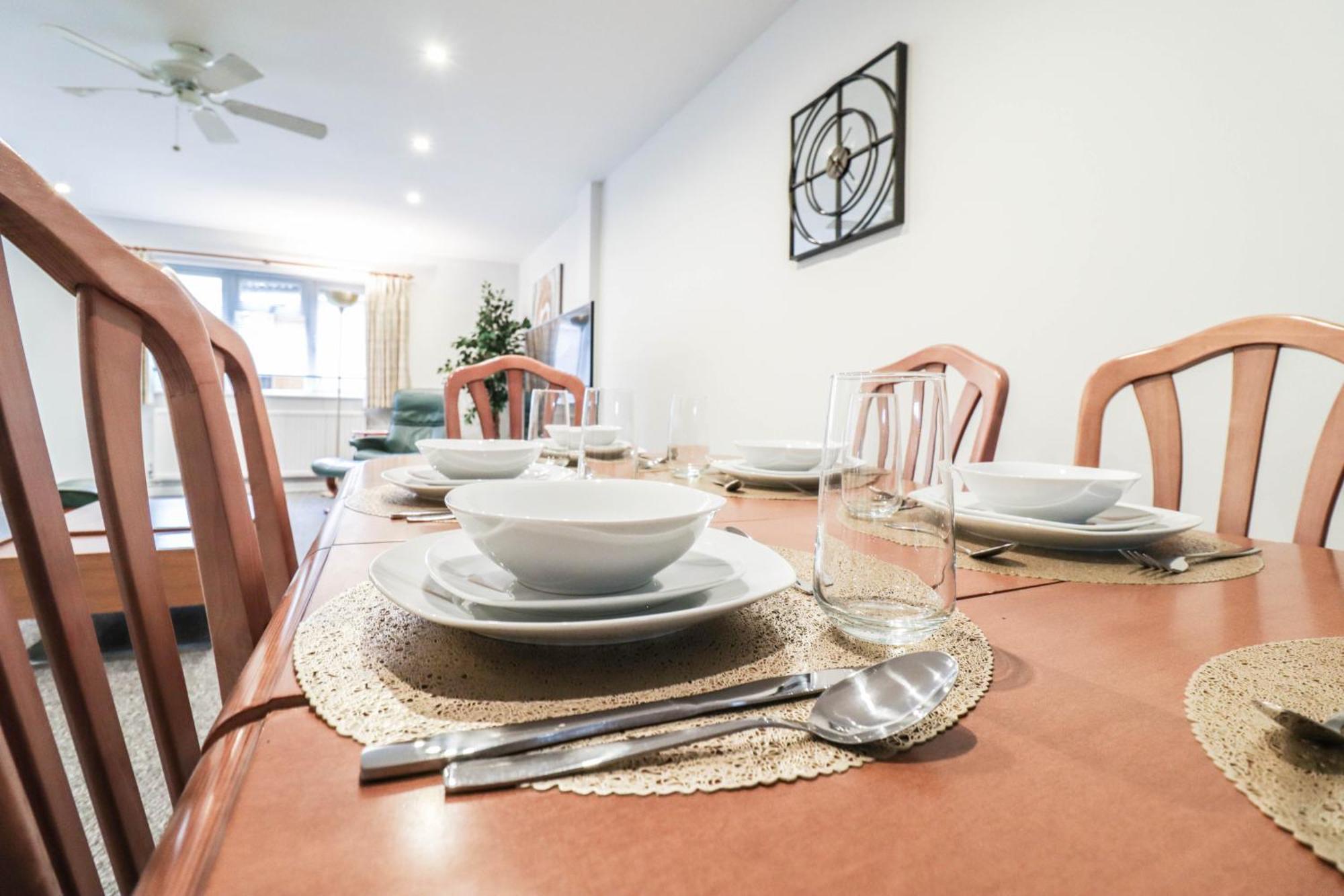 Bright And Spacious Contractor House L Parking! Borehamwood Esterno foto