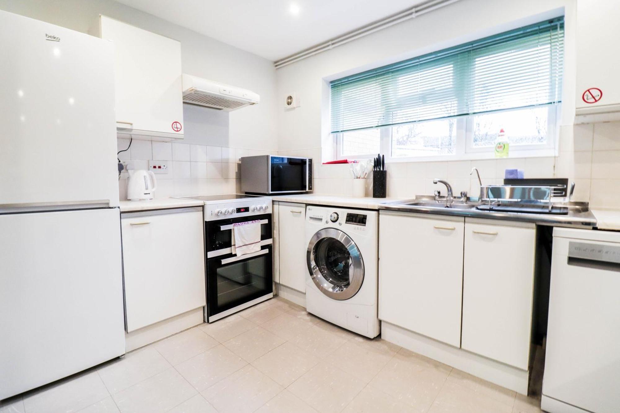 Bright And Spacious Contractor House L Parking! Borehamwood Esterno foto