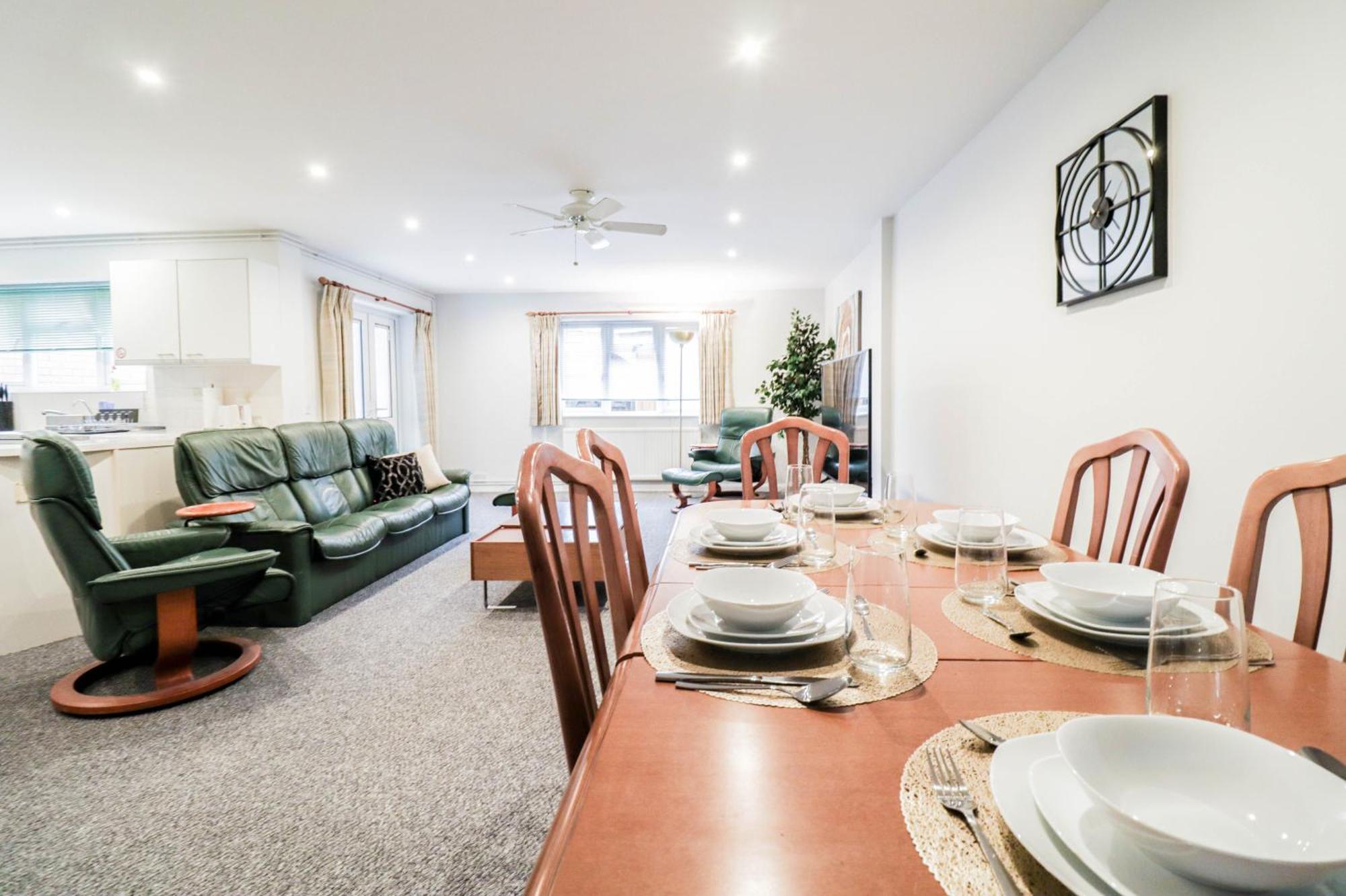 Bright And Spacious Contractor House L Parking! Borehamwood Esterno foto