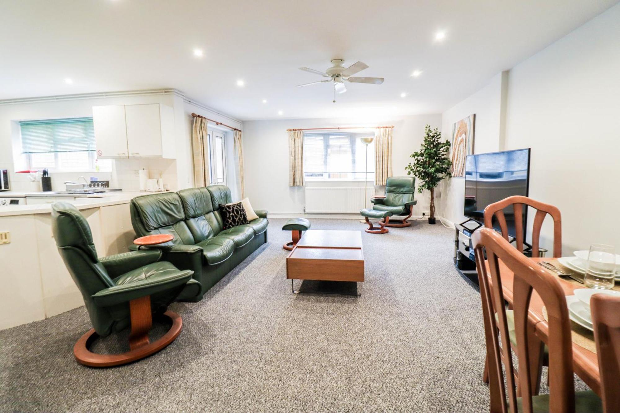 Bright And Spacious Contractor House L Parking! Borehamwood Esterno foto