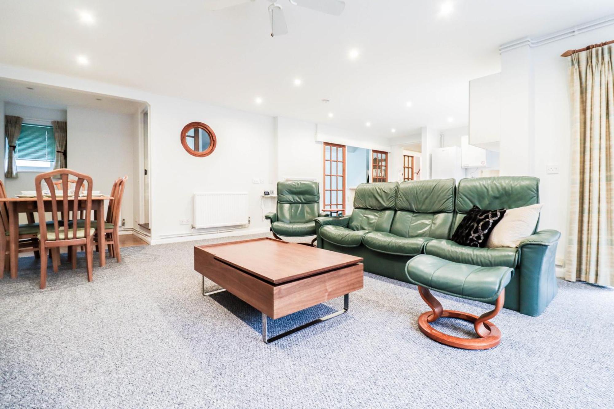 Bright And Spacious Contractor House L Parking! Borehamwood Esterno foto